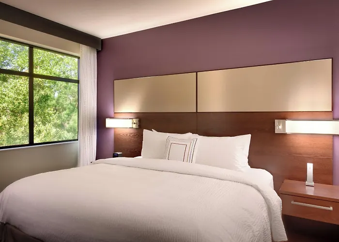 Hotel By Marriott